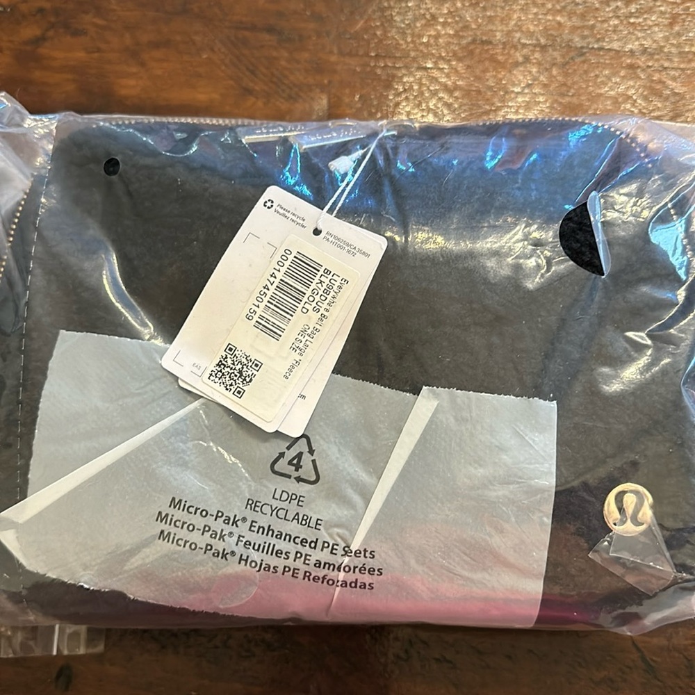 NWT lululemon Everywhere Belt Bag Fleece Sherpa Black Large 2L